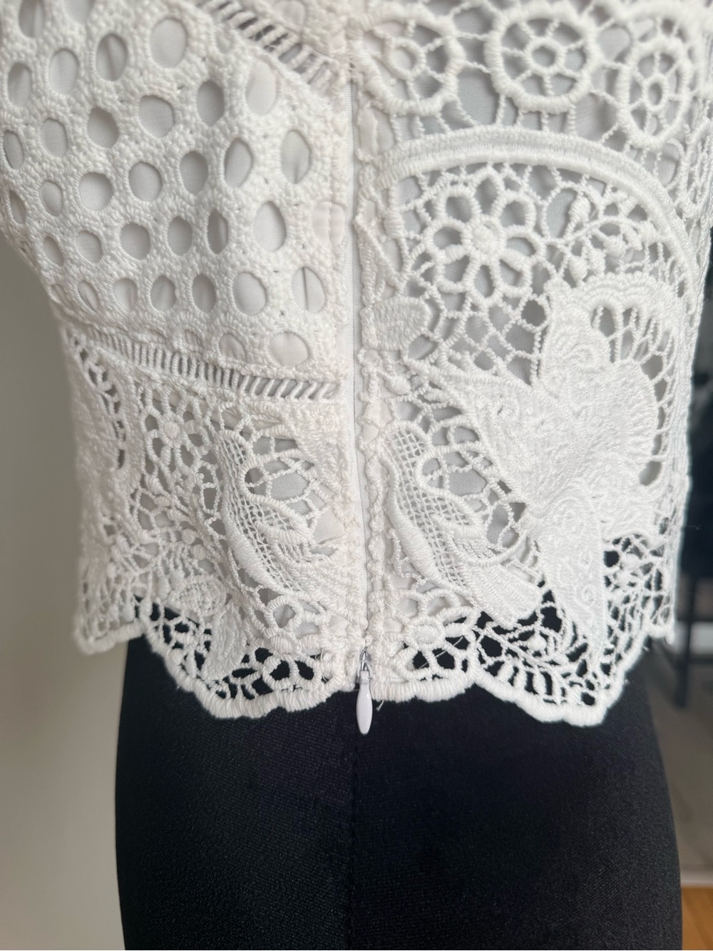 White Abercrombie and Fitch Crochet Lace Crop Tank top - Picture 4 of 5